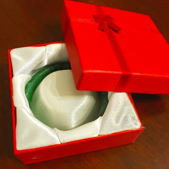 Jade Bangle Bracelet- NIB - Picture 7 of 11
